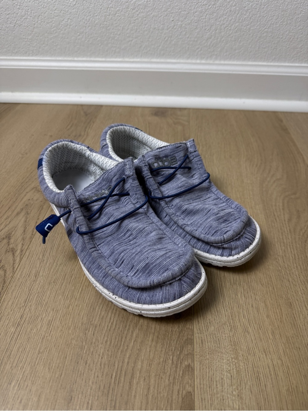 Hey Dude men’s Wally Knit Slip-On Sneakers in Heathered Blue size 9 - Picture 2 of 10
